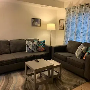  Apartment 6, Sleep 3, Walk To Attractions In Uptown